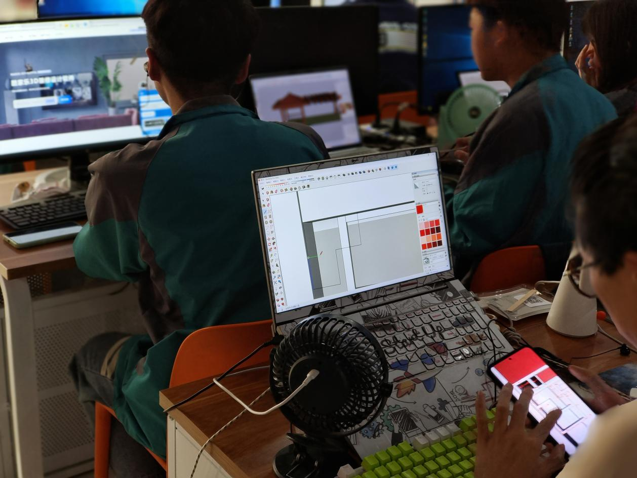 ���W(xu��)����ֻ�����ո��@һ�l·���xУ�՘��ϴ�W(xu��)��