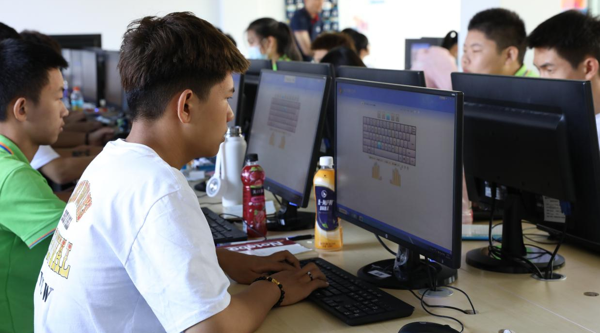 ���z�W(xu��)���F(xi��n)�ڸ߶����г�·����